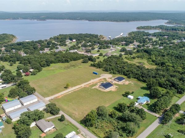 2 Reagan Drive, Eufaula, OK 74432