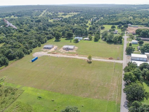 8 Reagan Drive, Eufaula, OK 74432