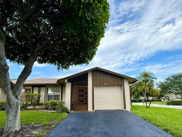 5496 Viburnum Circle, Delray Beach, FL 33484