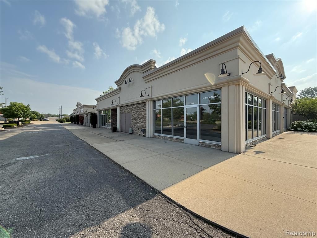 1537 E Pierson Road, Flushing, MI 48433 Main Photo