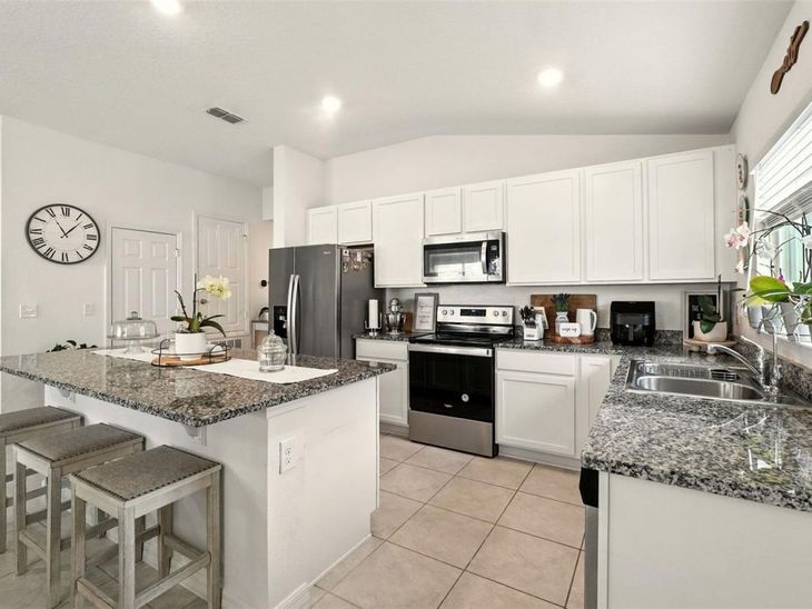 3240 Casa Del Rey Avenue, Kissimmee, FL 34746
