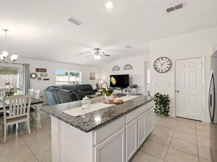3240 Casa Del Rey Avenue, Kissimmee, FL 34746
