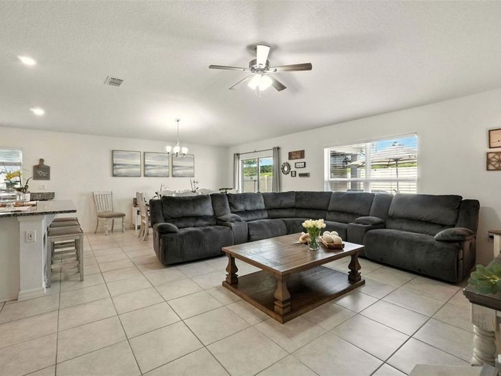 3240 Casa Del Rey Avenue, Kissimmee, FL 34746