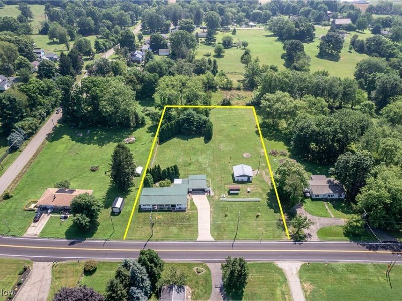 6618 Shepler Church Avenue SW, Navarre, OH 44662 Photo 2