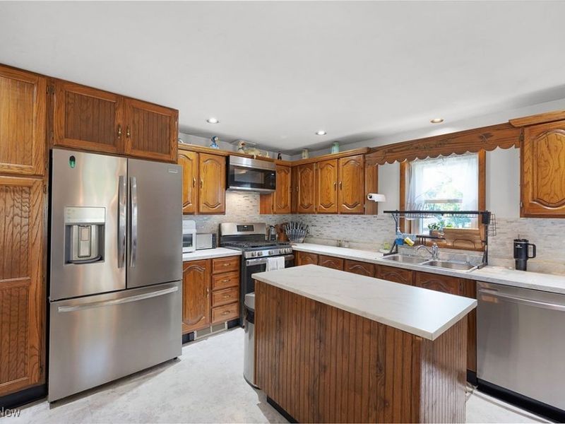 6618 Shepler Church Avenue SW, Navarre, OH 44662 Photo 6