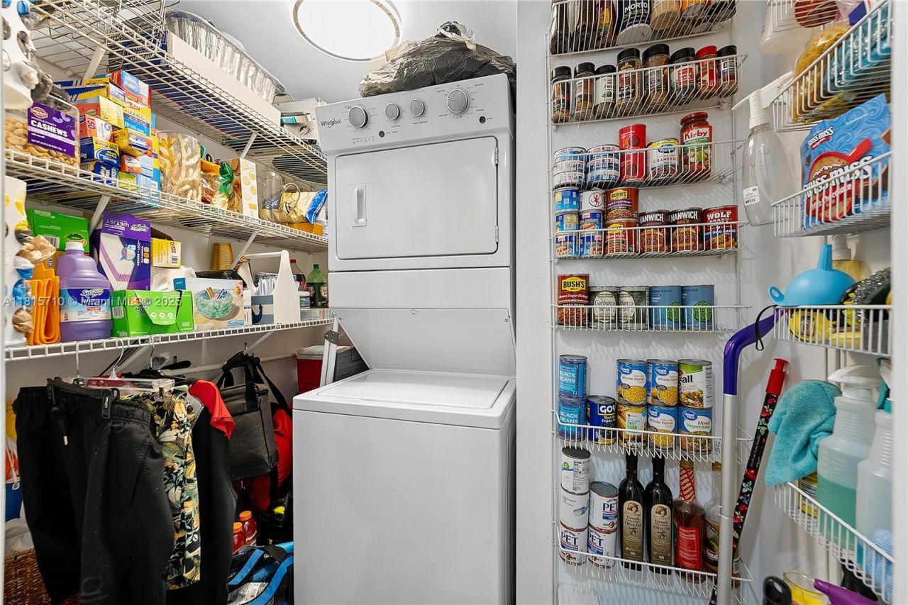 1881 79th St Cswy, Unit 2106, North Bay Village, FL 33141 Photo