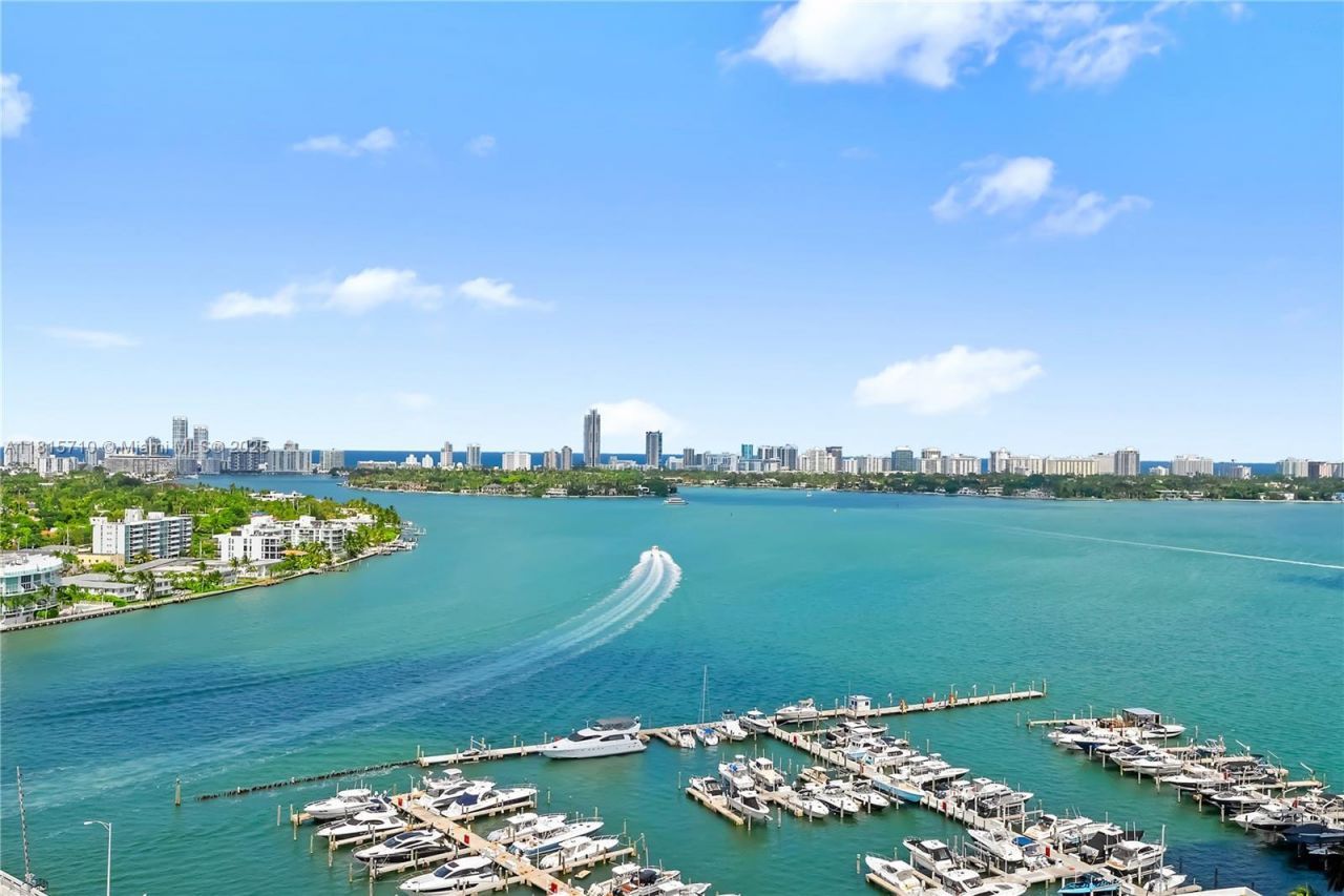 1881 79th St Cswy, Unit 2106, North Bay Village, FL 33141 Photo