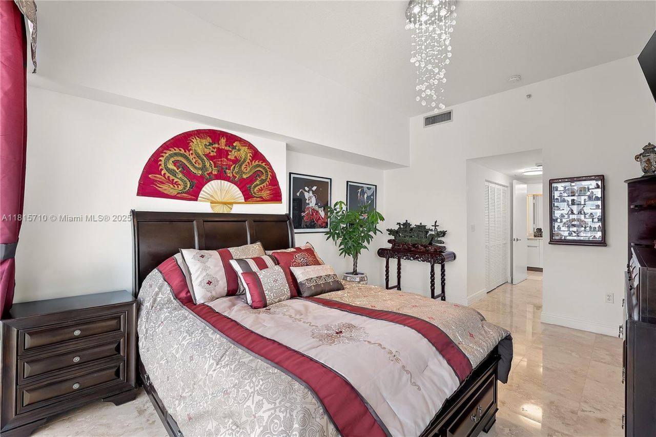 1881 79th St Cswy, Unit 2106, North Bay Village, FL 33141 Photo