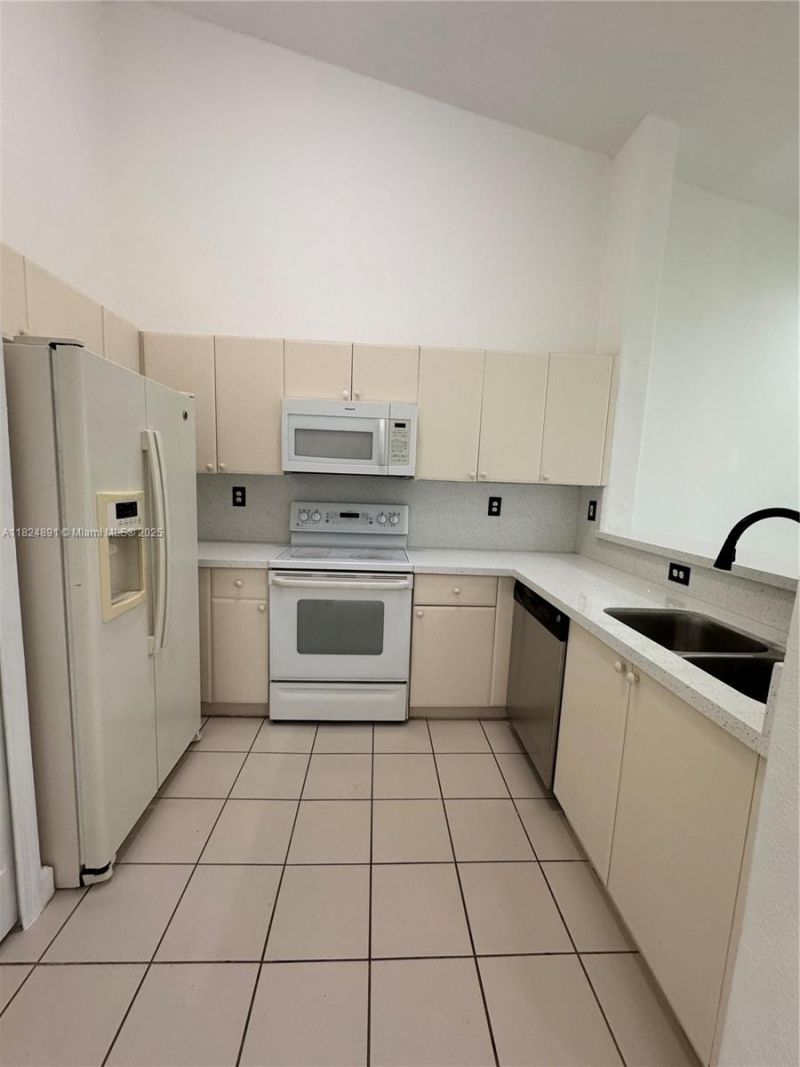 1536 SE 25th St, Unit 206, Homestead, FL 33035 Photo