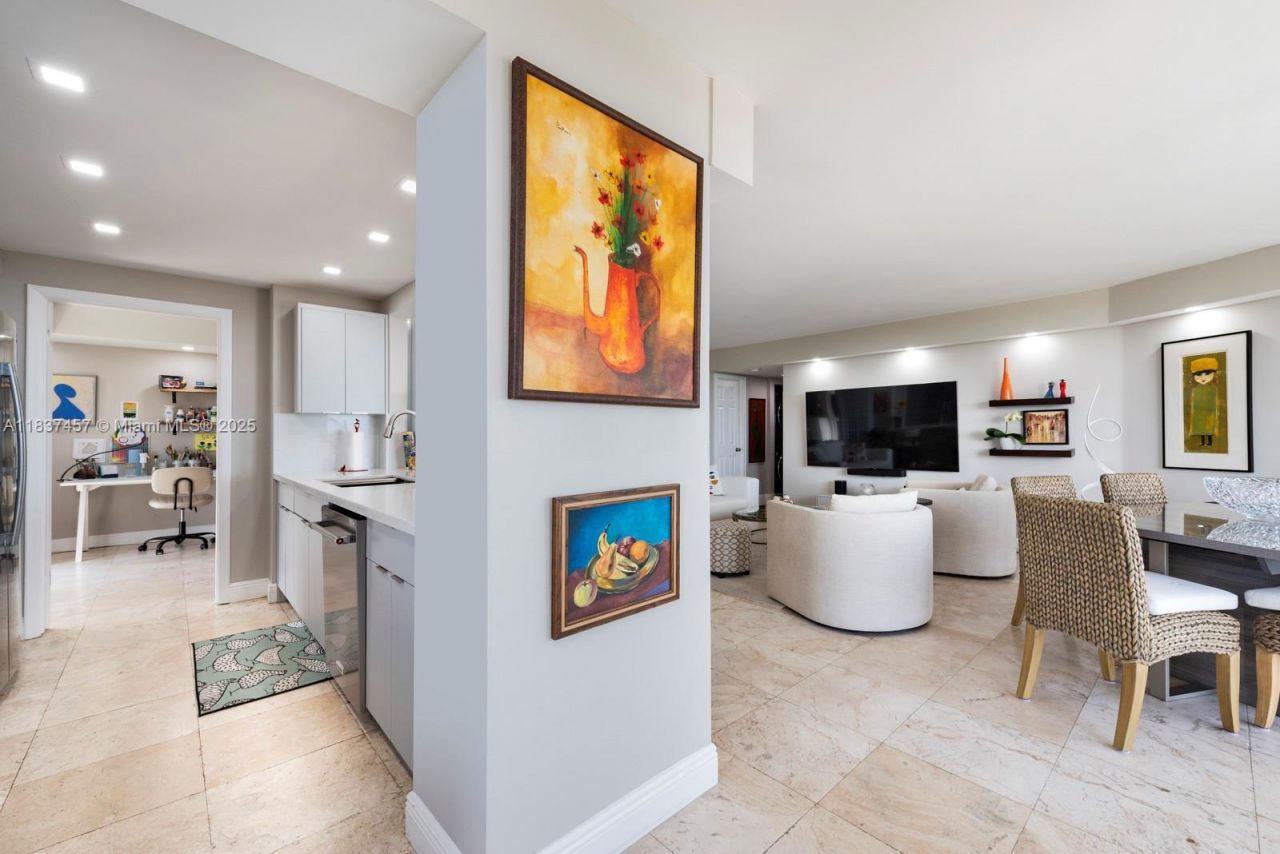 2000 Towerside Ter, Unit 1512, Miami, FL 33138 Photo