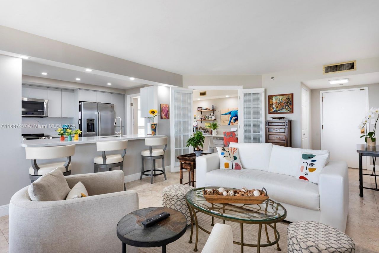 2000 Towerside Ter, Unit 1512, Miami, FL 33138 Photo