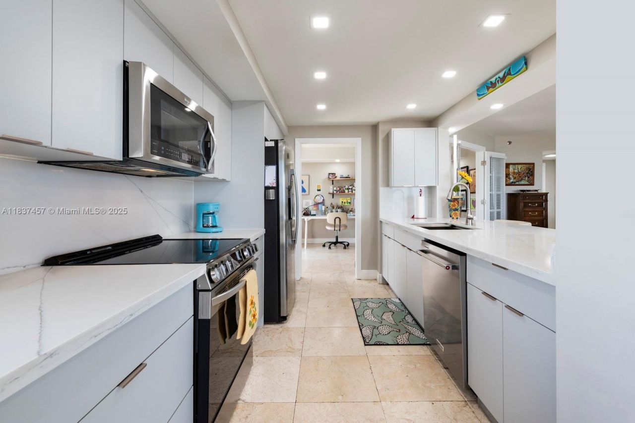 2000 Towerside Ter, Unit 1512, Miami, FL 33138 Photo