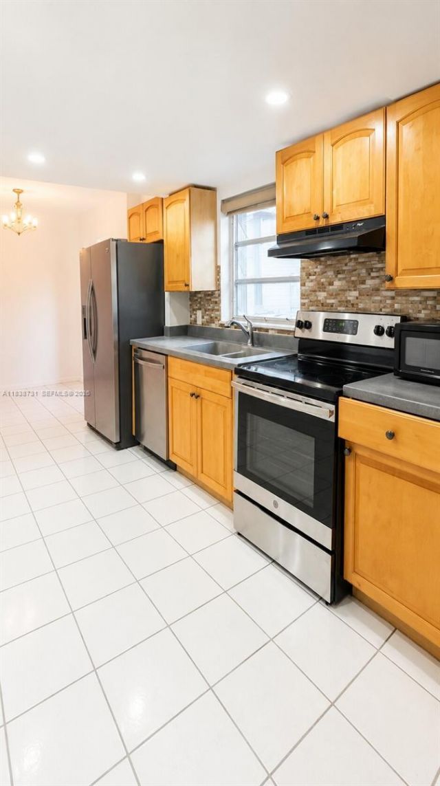 3862 NE 171st St, Unit B, North Miami Beach, FL 33160 Photo