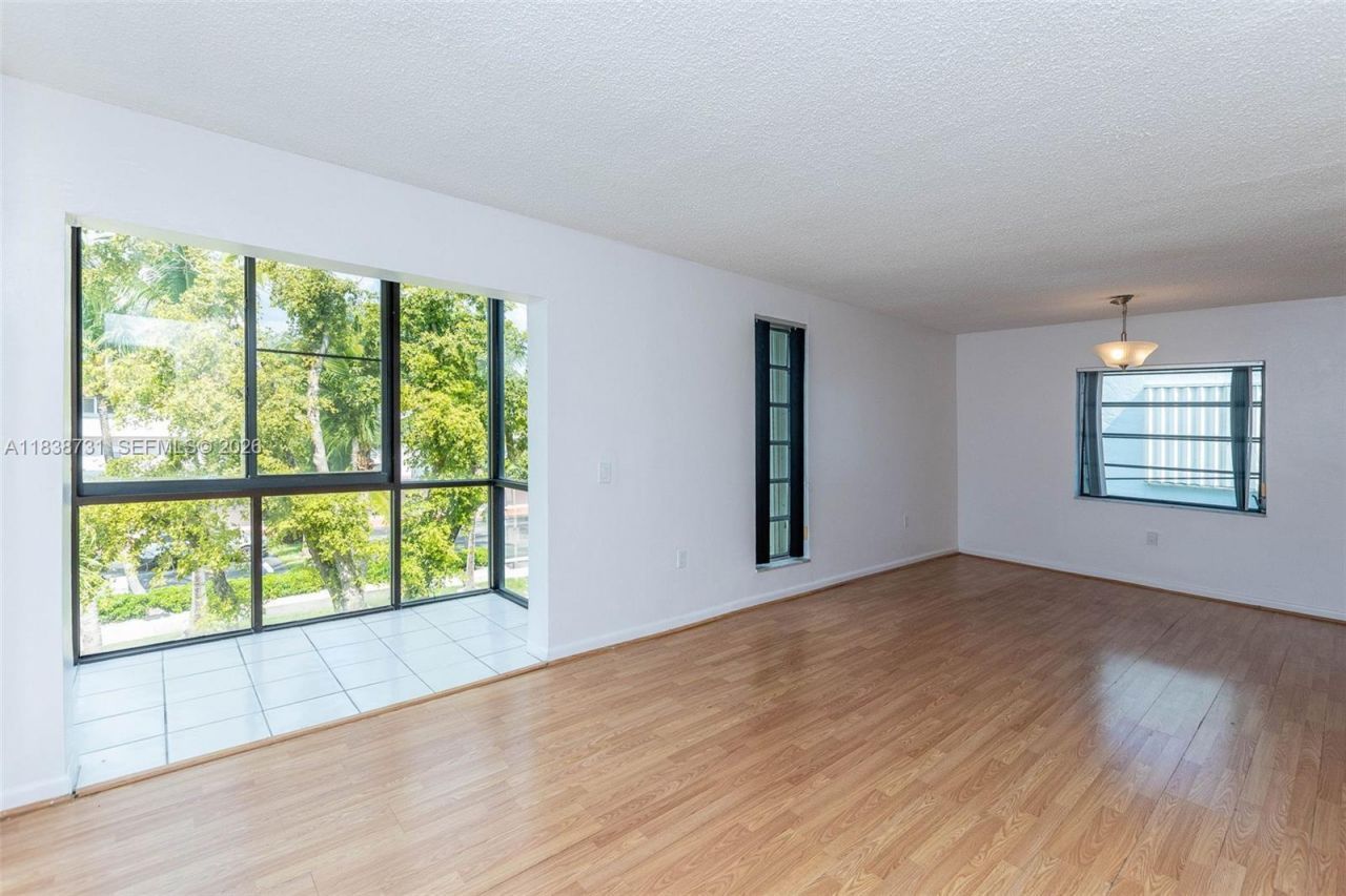 3862 NE 171st St, Unit B, North Miami Beach, FL 33160 Photo