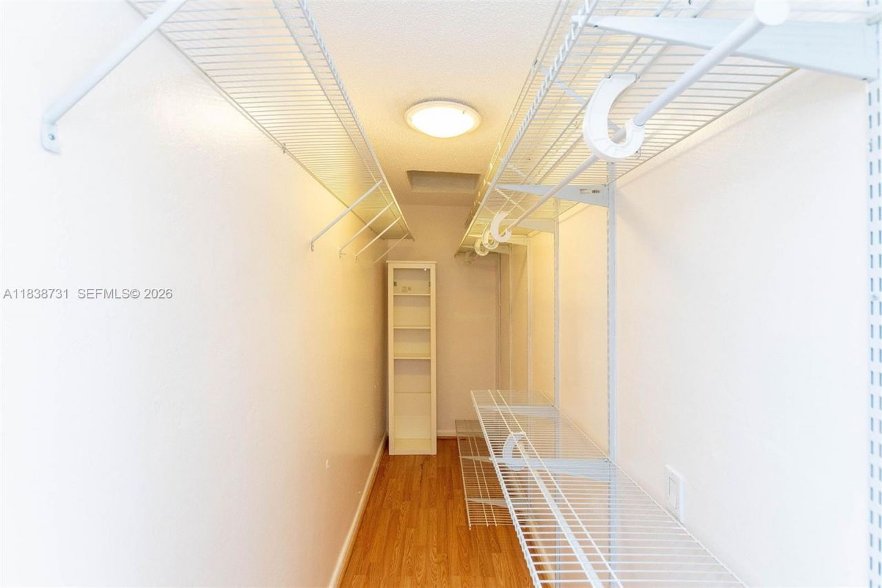 3862 NE 171st St, Unit B, North Miami Beach, FL 33160 Photo