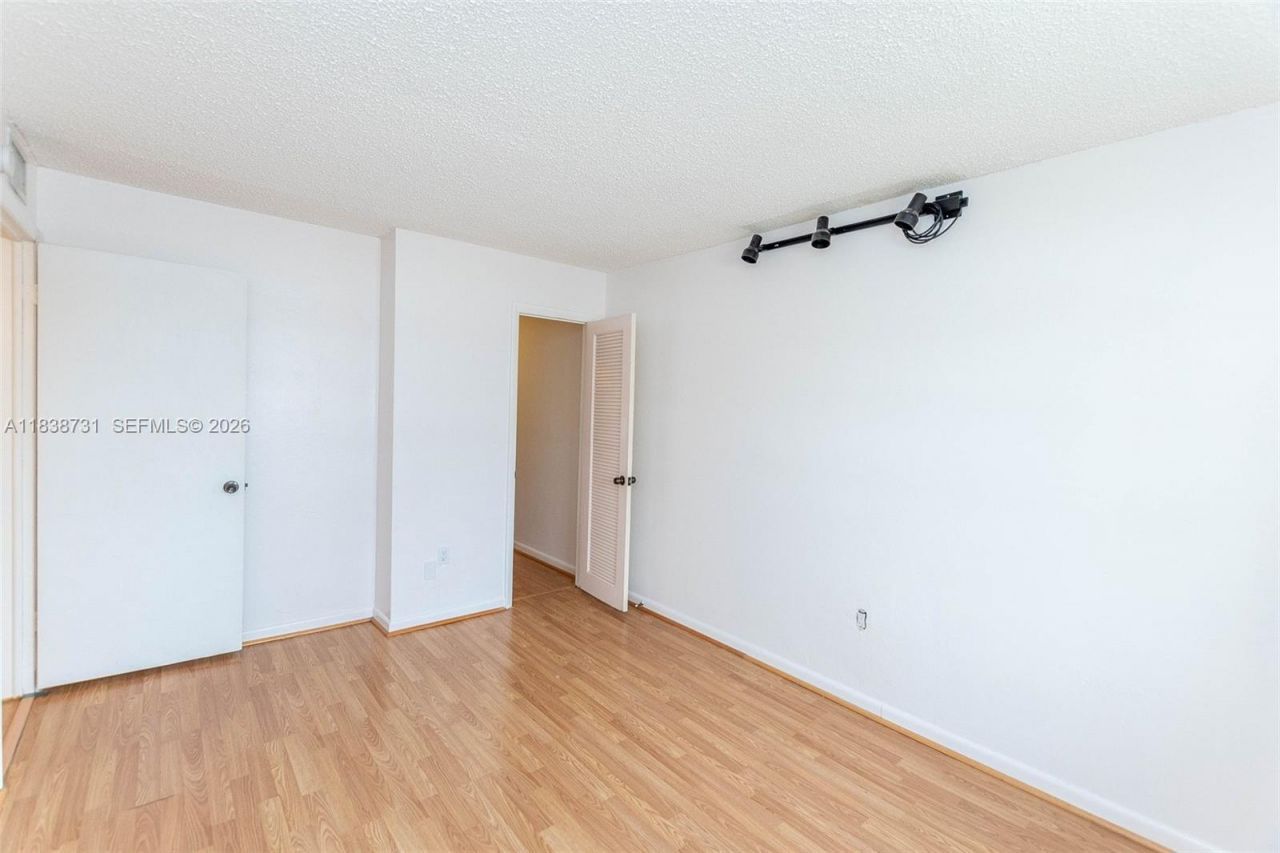 3862 NE 171st St, Unit B, North Miami Beach, FL 33160 Photo