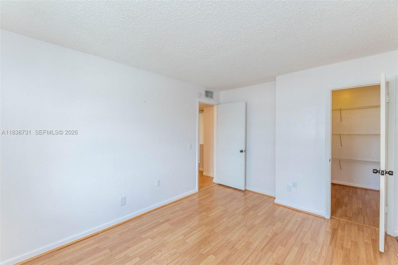 3862 NE 171st St, Unit B, North Miami Beach, FL 33160 Photo