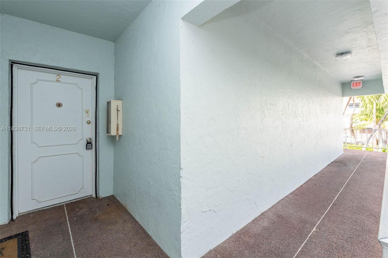 3862 NE 171st St, Unit B, North Miami Beach, FL 33160 Photo