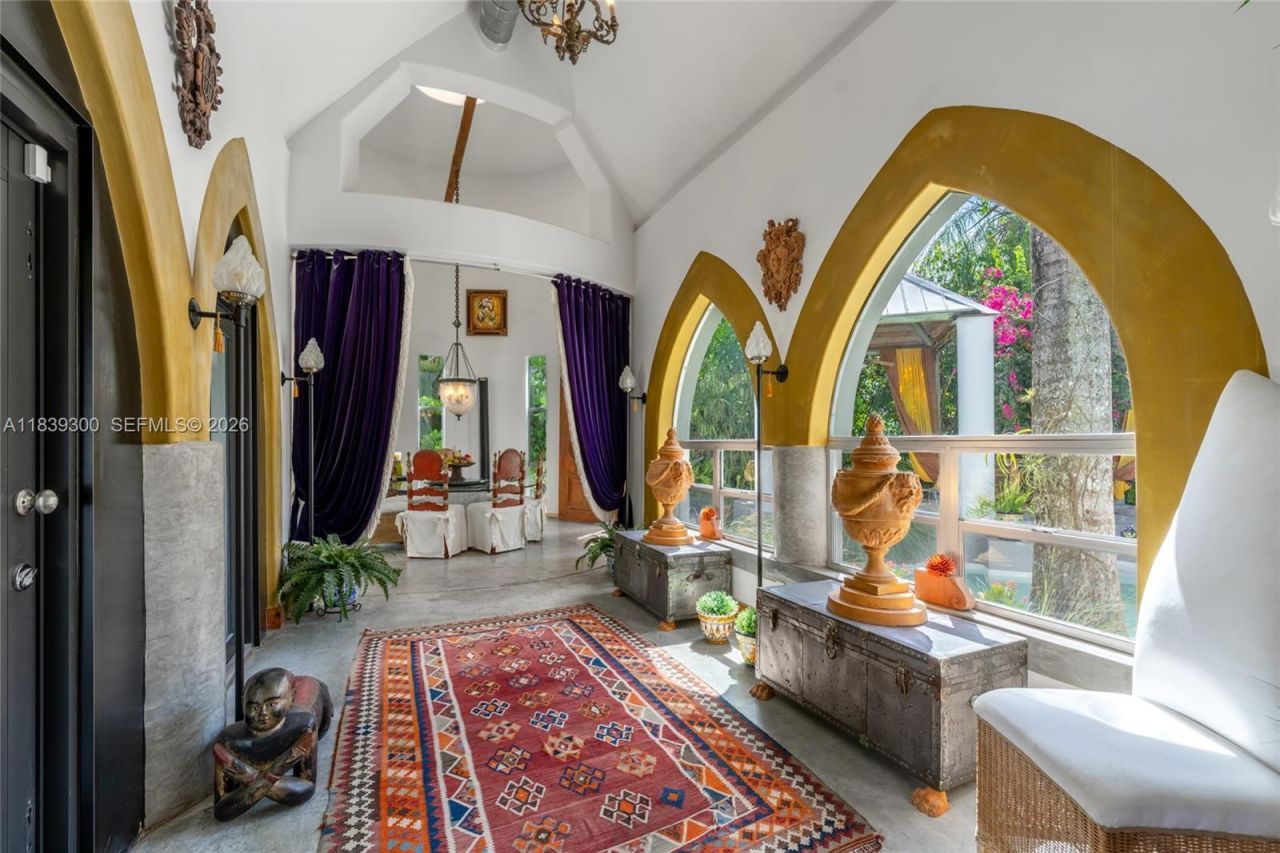 6867 SW 62nd Ter, South Miami, FL 33143 Photo