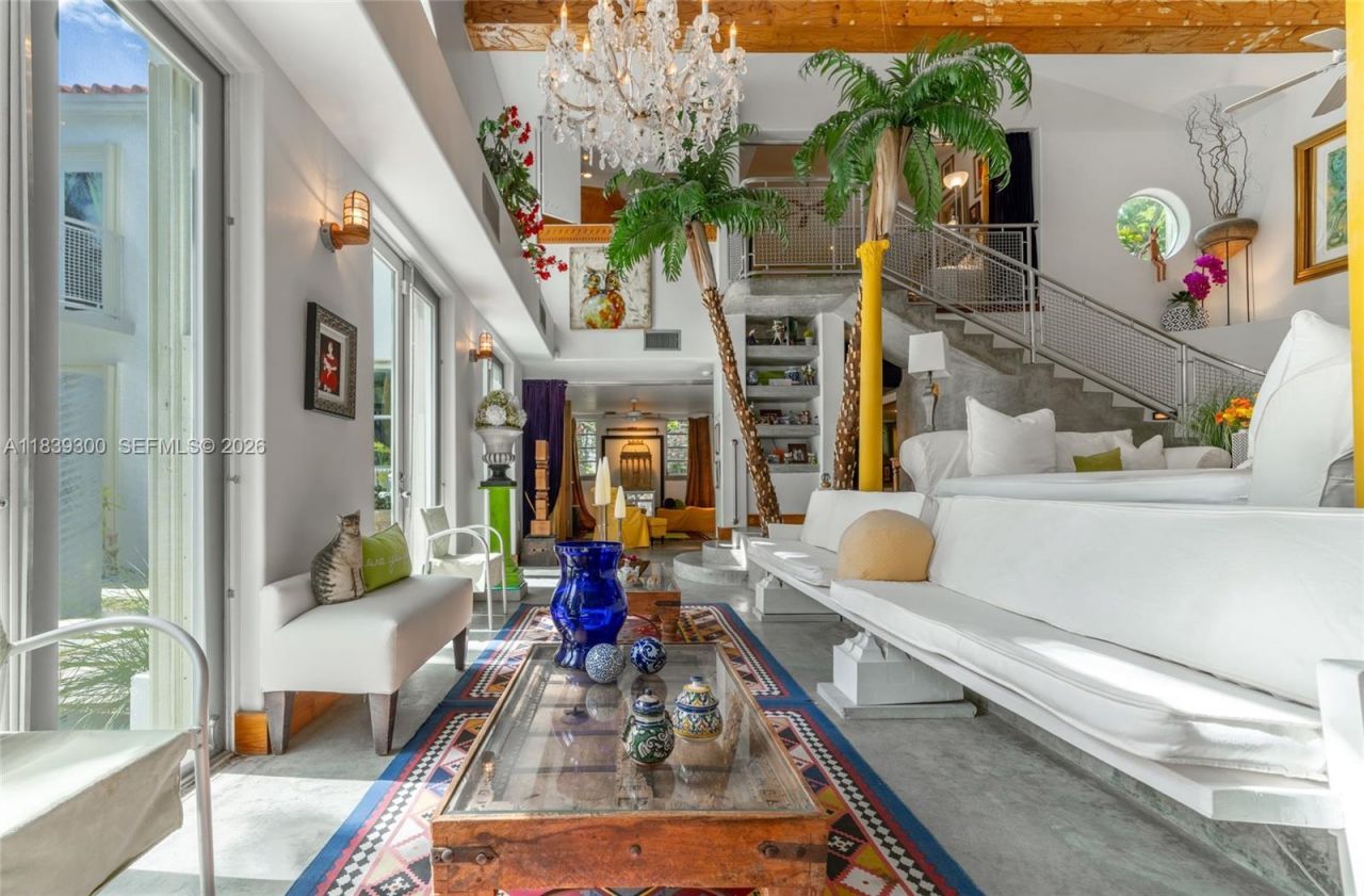 6867 SW 62nd Ter, South Miami, FL 33143 Photo