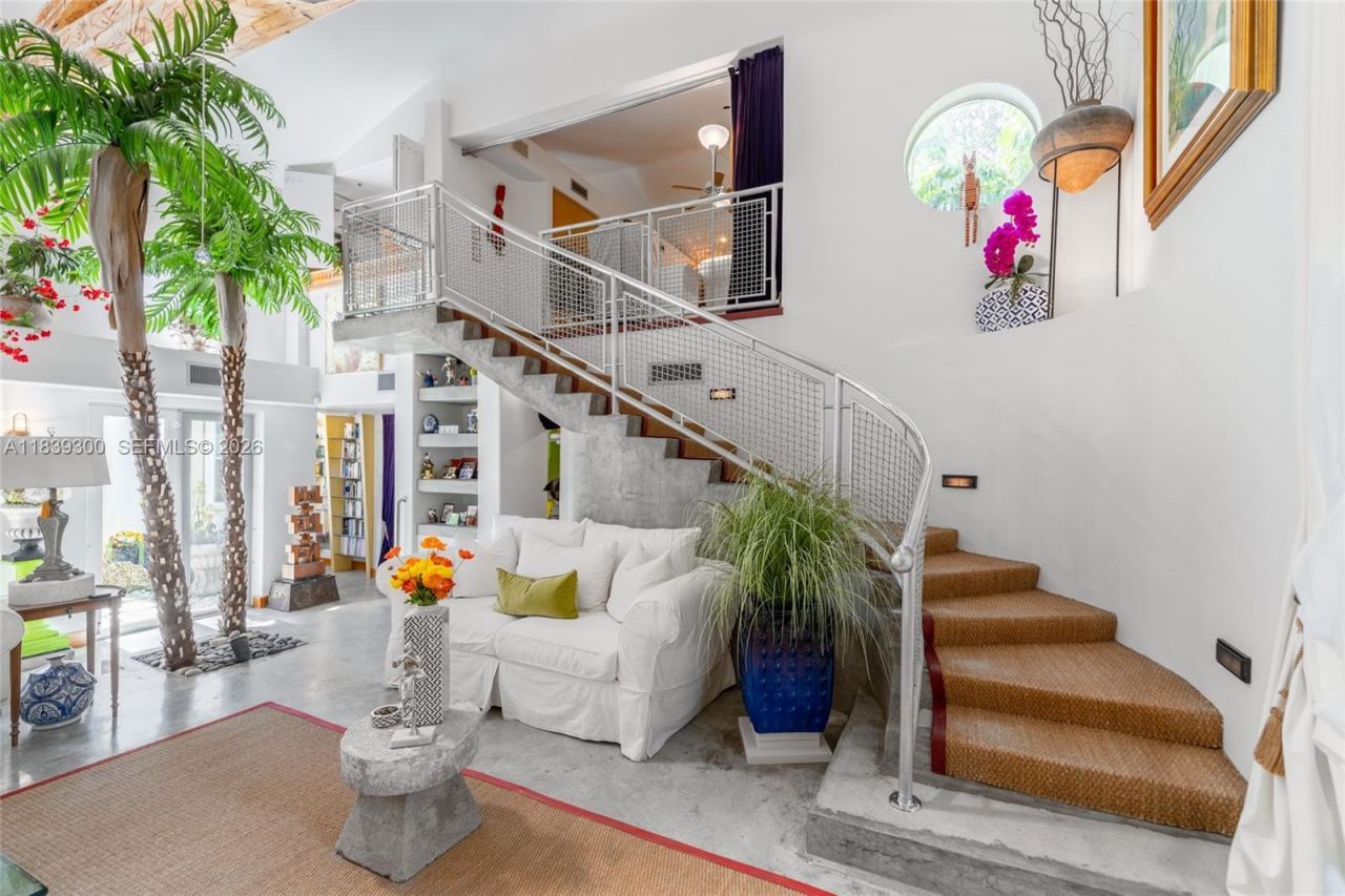 6867 SW 62nd Ter, South Miami, FL 33143 Photo