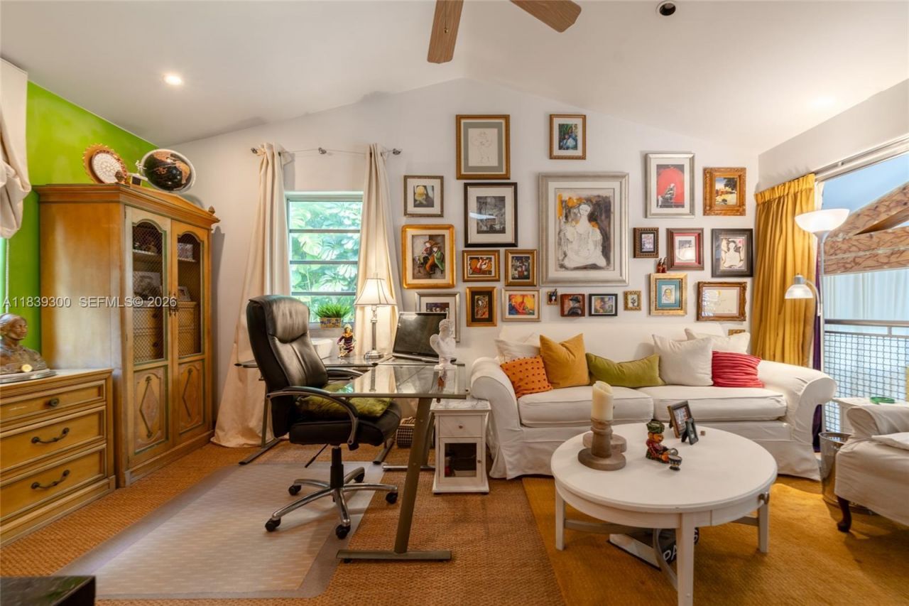 6867 SW 62nd Ter, South Miami, FL 33143 Photo