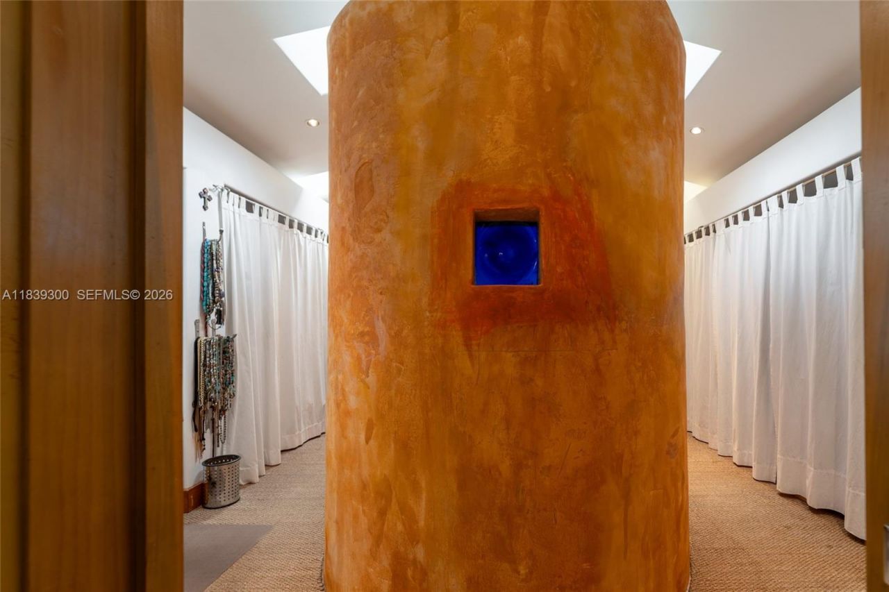 6867 SW 62nd Ter, South Miami, FL 33143 Photo