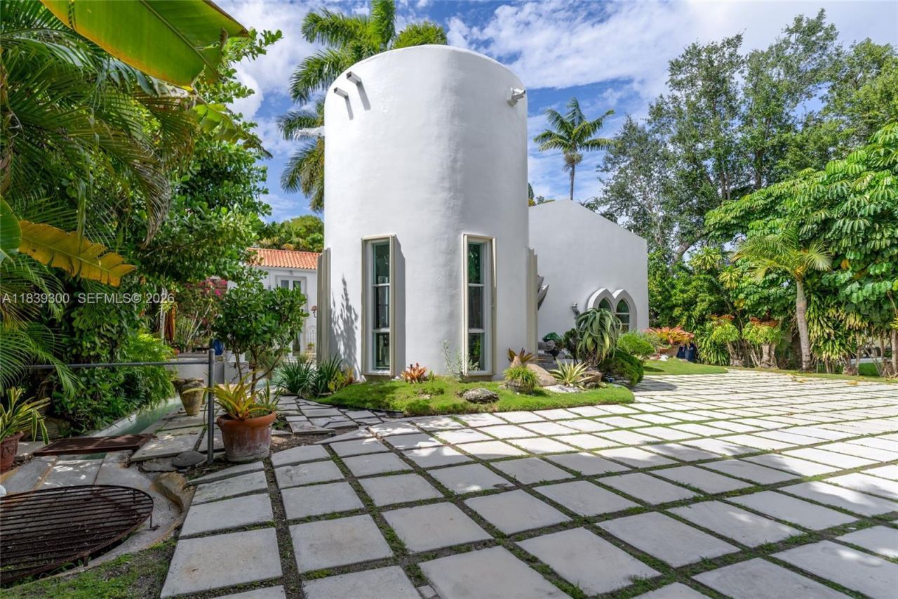 6867 SW 62nd Ter, South Miami, FL 33143 Photo