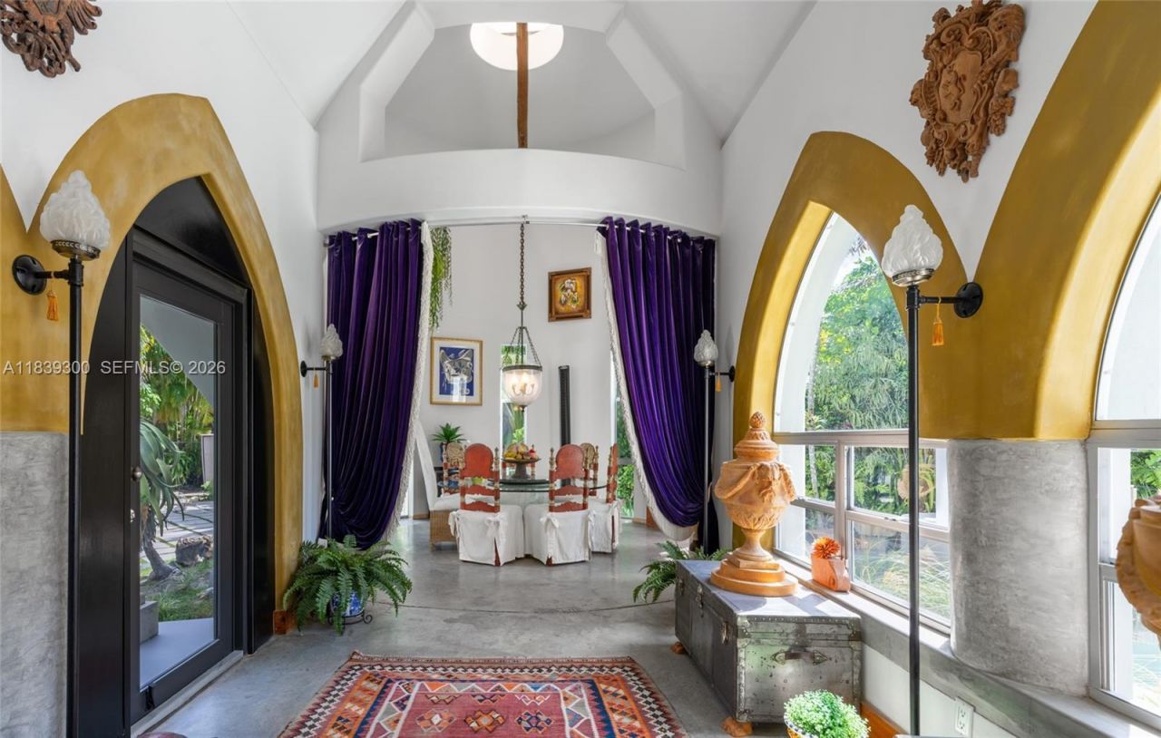 6867 SW 62nd Ter, South Miami, FL 33143 Photo