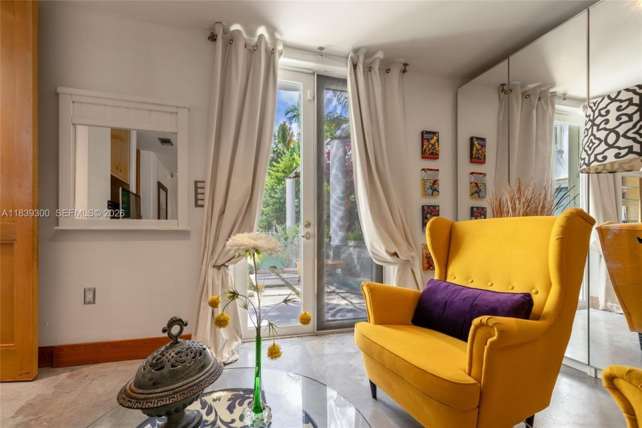 6867 SW 62nd Ter, South Miami, FL 33143 Photo