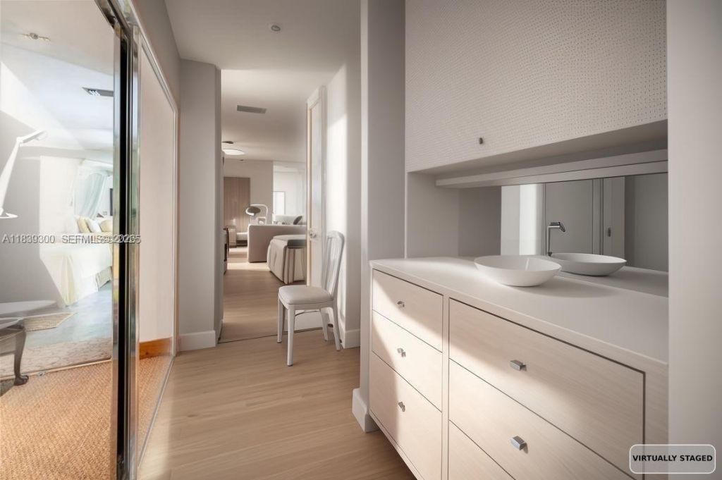 6867 SW 62nd Ter, South Miami, FL 33143 Photo