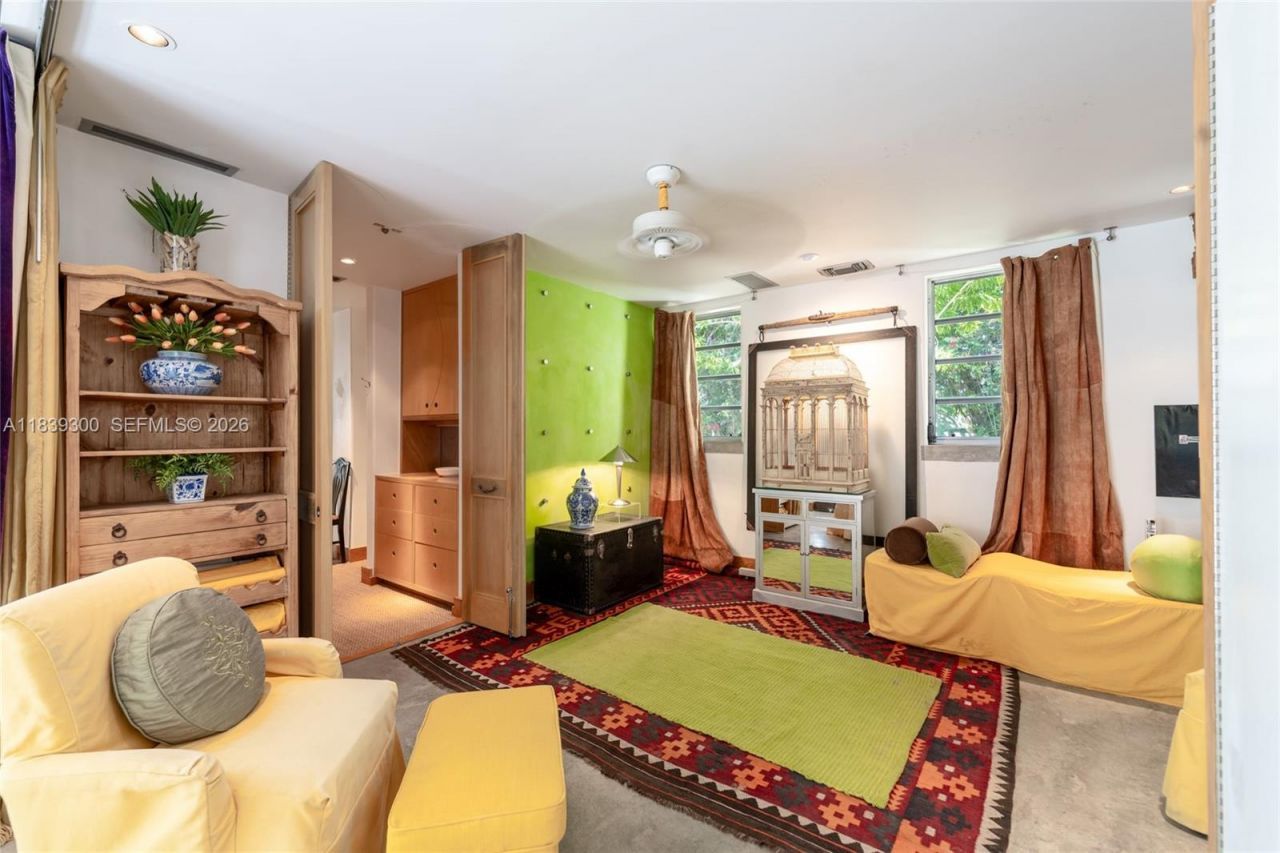 6867 SW 62nd Ter, South Miami, FL 33143 Photo