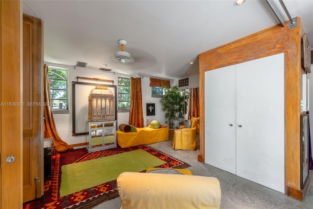 6867 SW 62nd Ter, South Miami, FL 33143 Photo