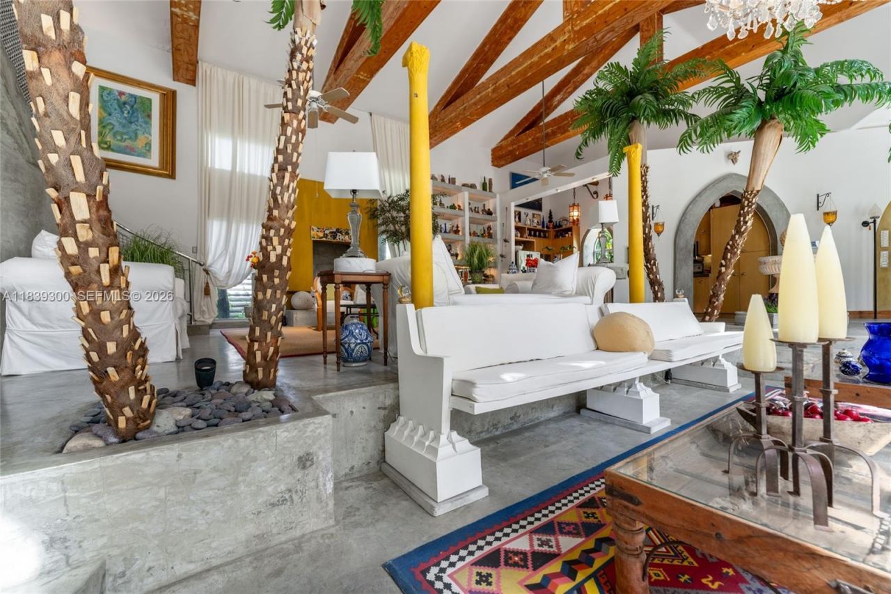 6867 SW 62nd Ter, South Miami, FL 33143 Photo