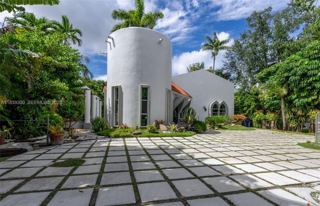 6867 SW 62nd Ter, South Miami, FL 33143 Photo