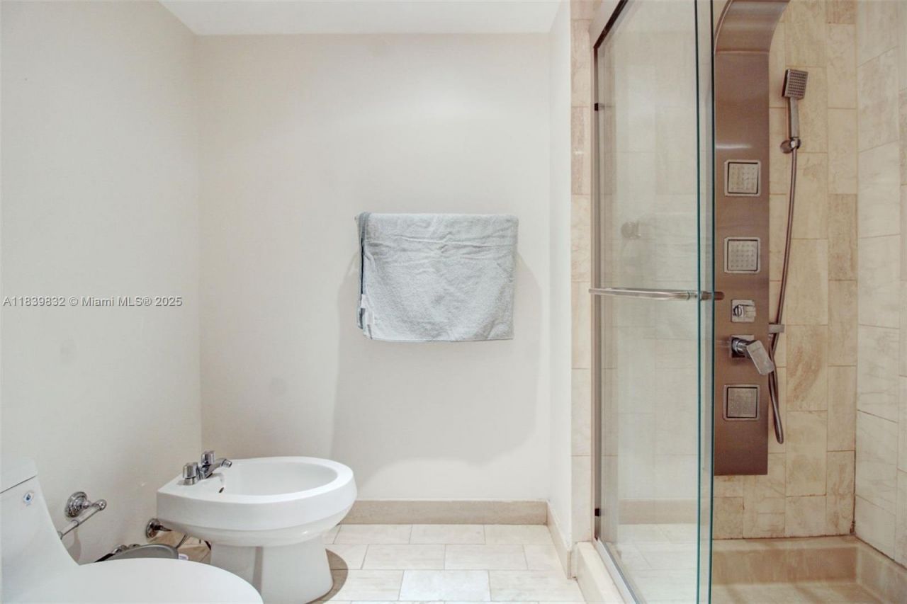 1717 N Bayshore Dr, Unit A-2635, Miami, FL 33132 Photo