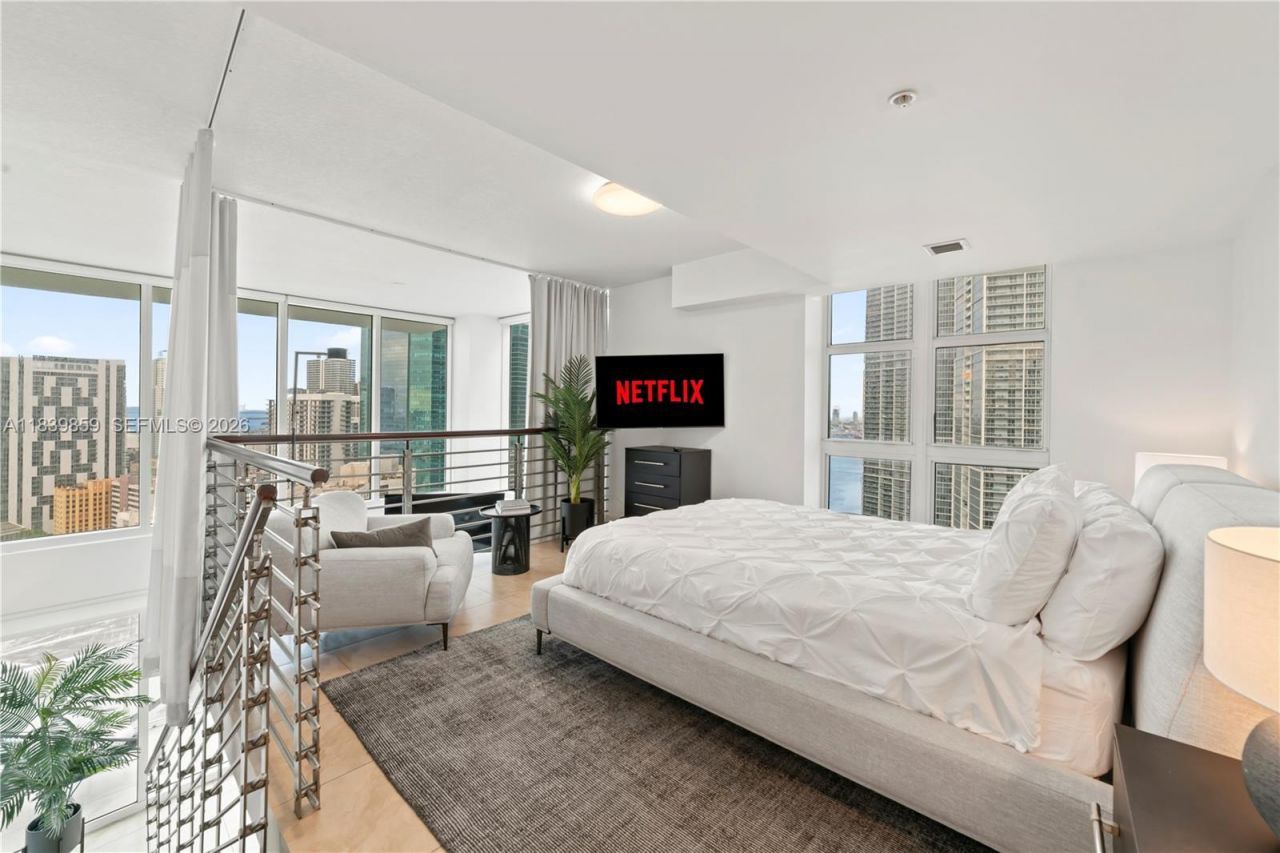 41 SE 5th St, Unit 1901, Miami, FL 33131 Photo