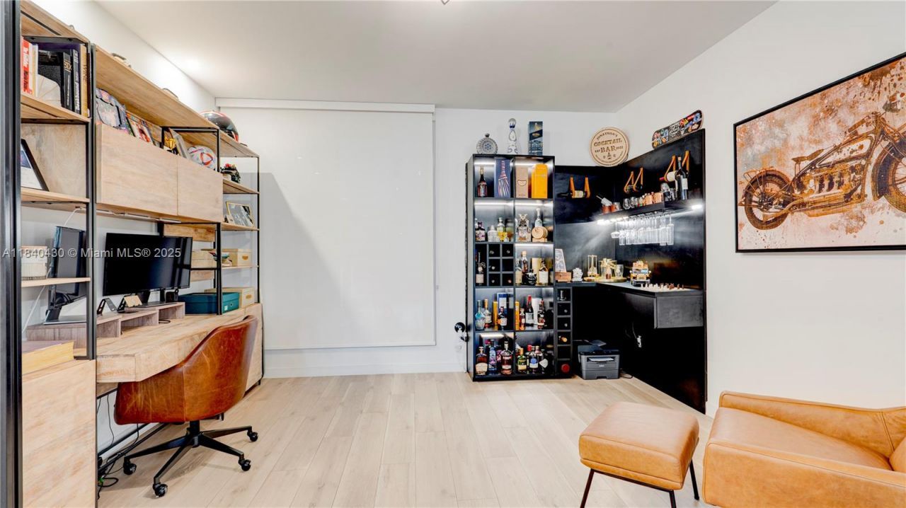 545 SW 11th St, Unit 105, Miami, FL 33129 Photo