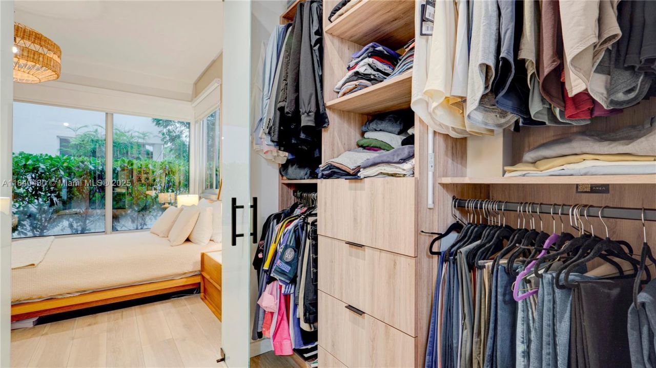 545 SW 11th St, Unit 105, Miami, FL 33129 Photo