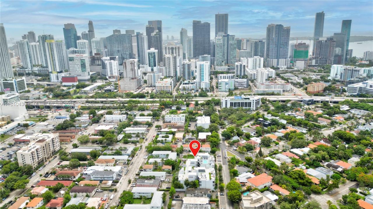 545 SW 11th St, Unit 105, Miami, FL 33129 Photo