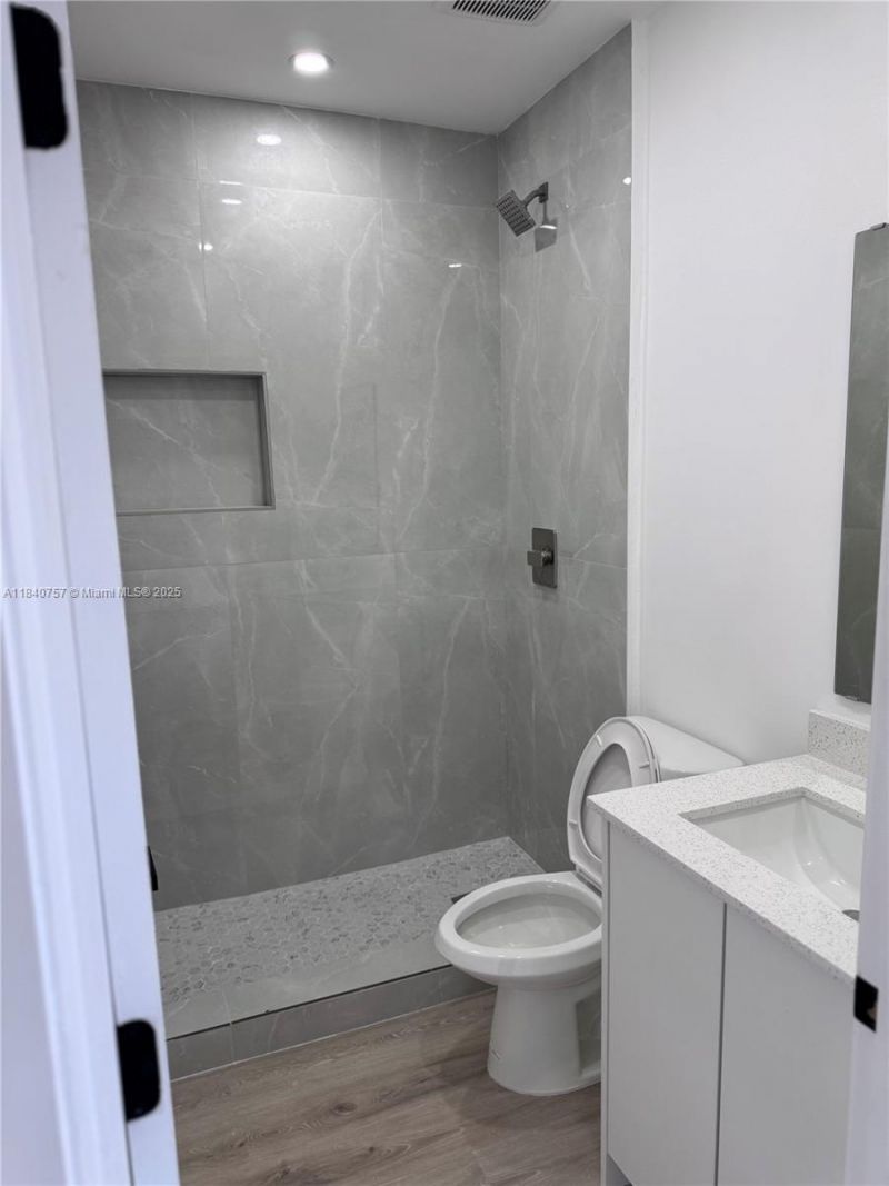 950 79th Ter, Miami Beach, FL 33141 Photo