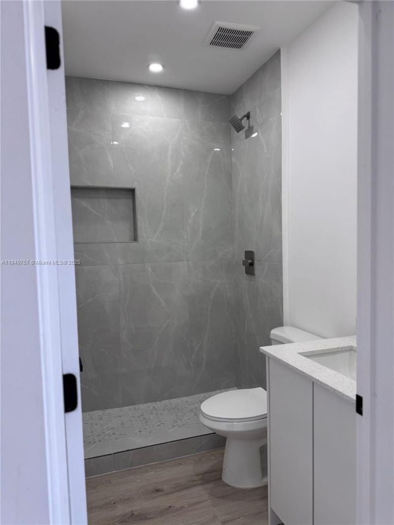 950 79th Ter, Miami Beach, FL 33141 Photo