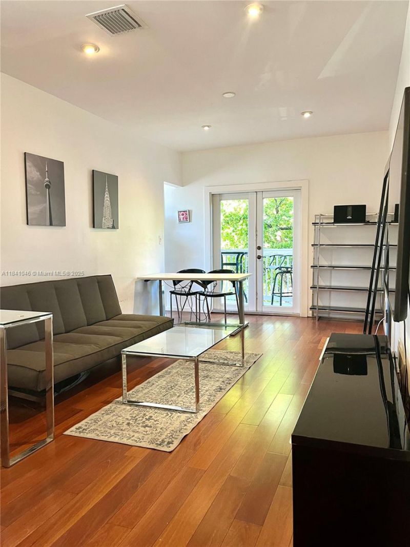 642 Michigan Ave, Unit 20, Miami Beach, FL 33139 Photo