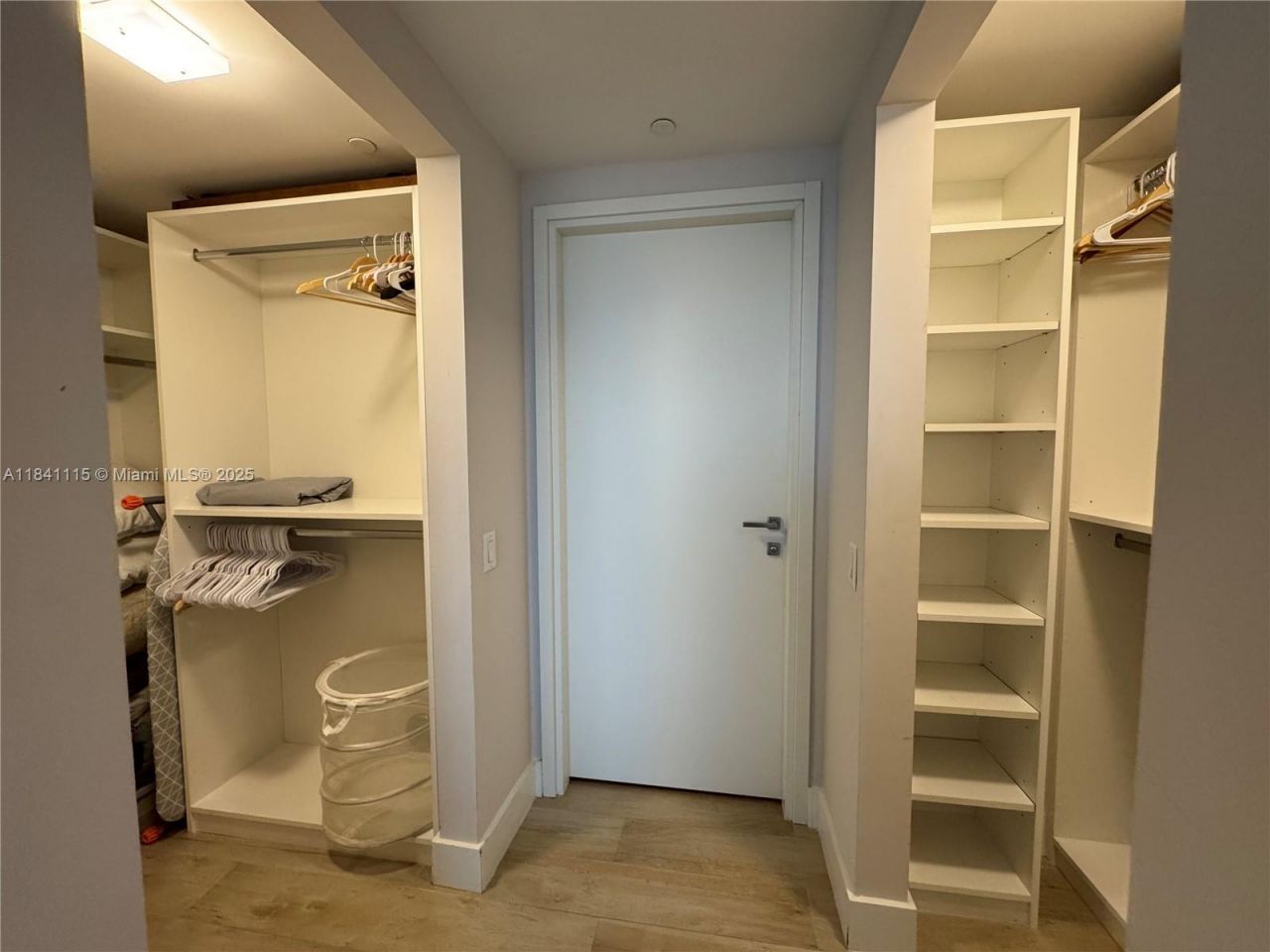 1300 Brickell Bay Dr, Unit 1808, Miami, FL 33131 Photo