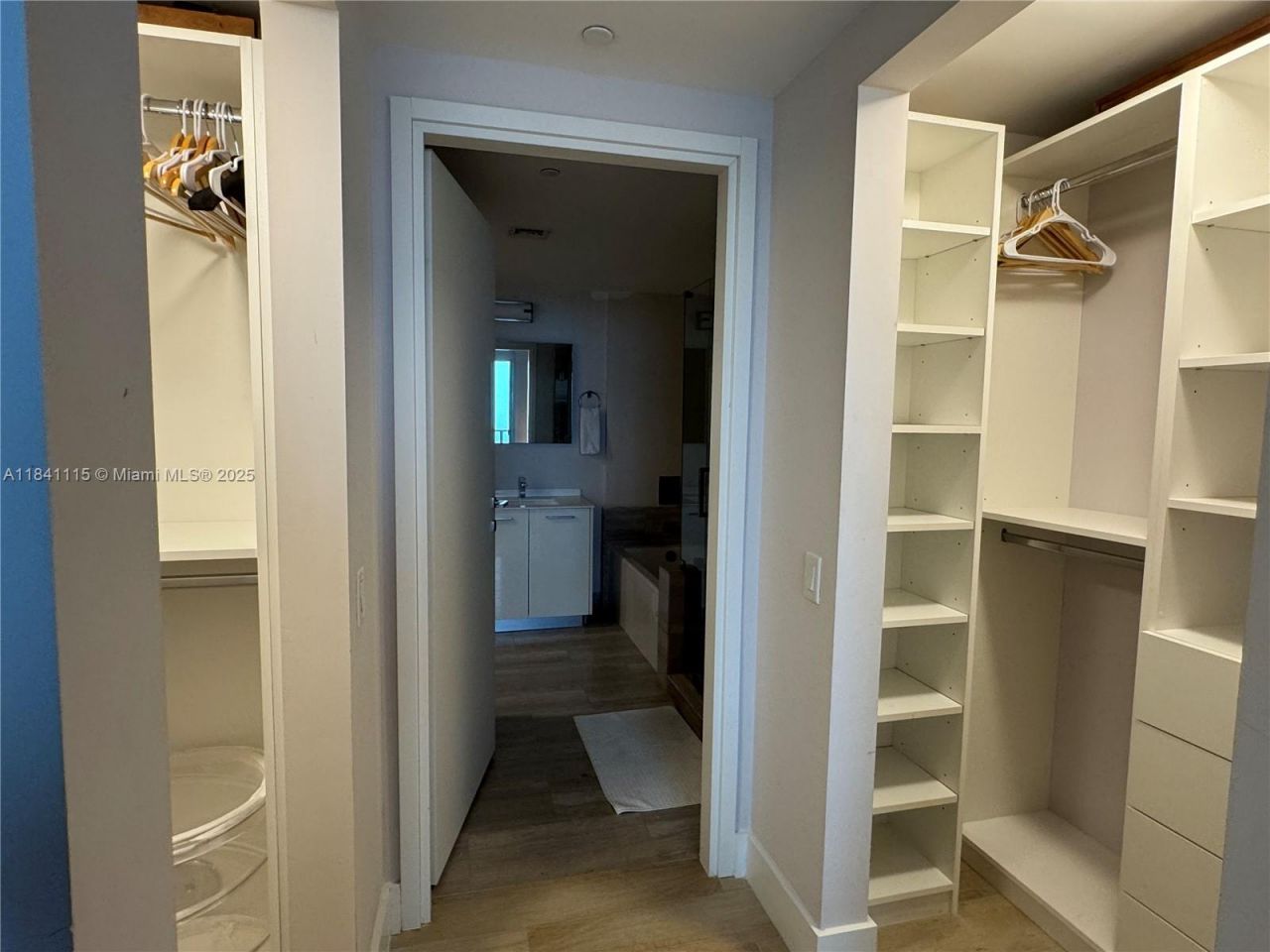 1300 Brickell Bay Dr, Unit 1808, Miami, FL 33131 Photo