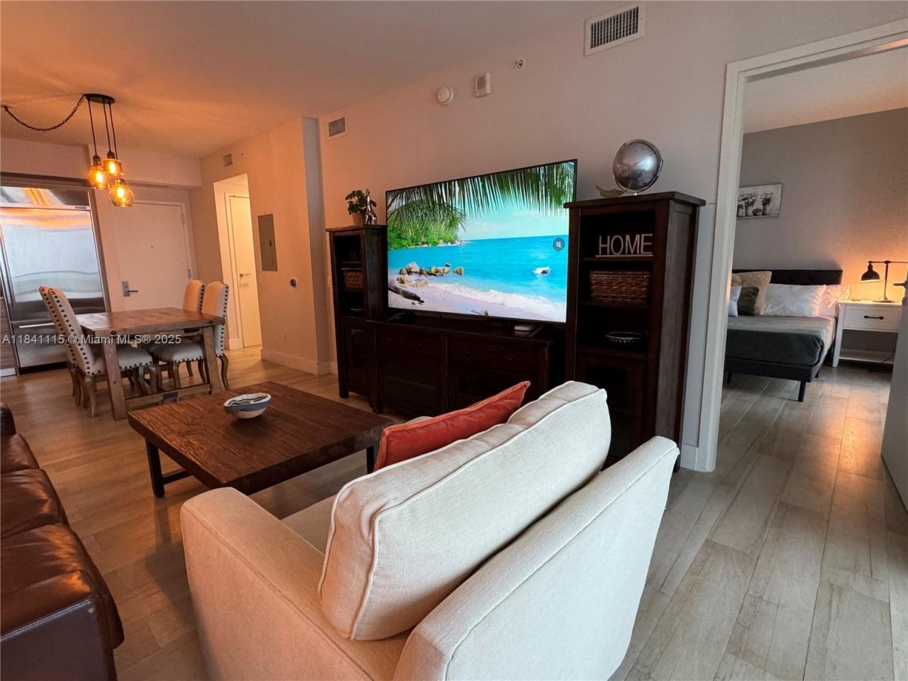 1300 Brickell Bay Dr, Unit 1808, Miami, FL 33131 Photo