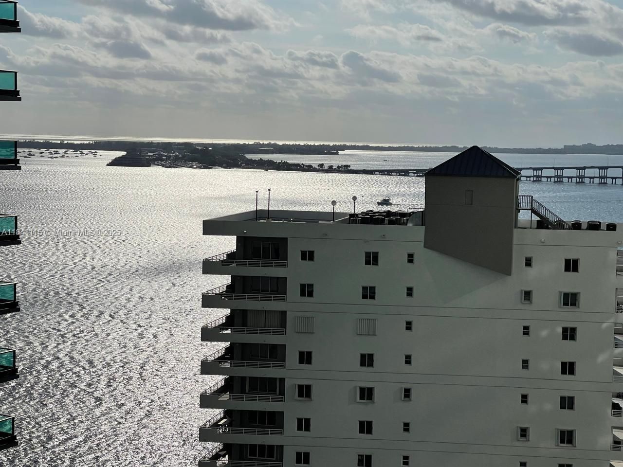 1300 Brickell Bay Dr, Unit 1808, Miami, FL 33131 Photo