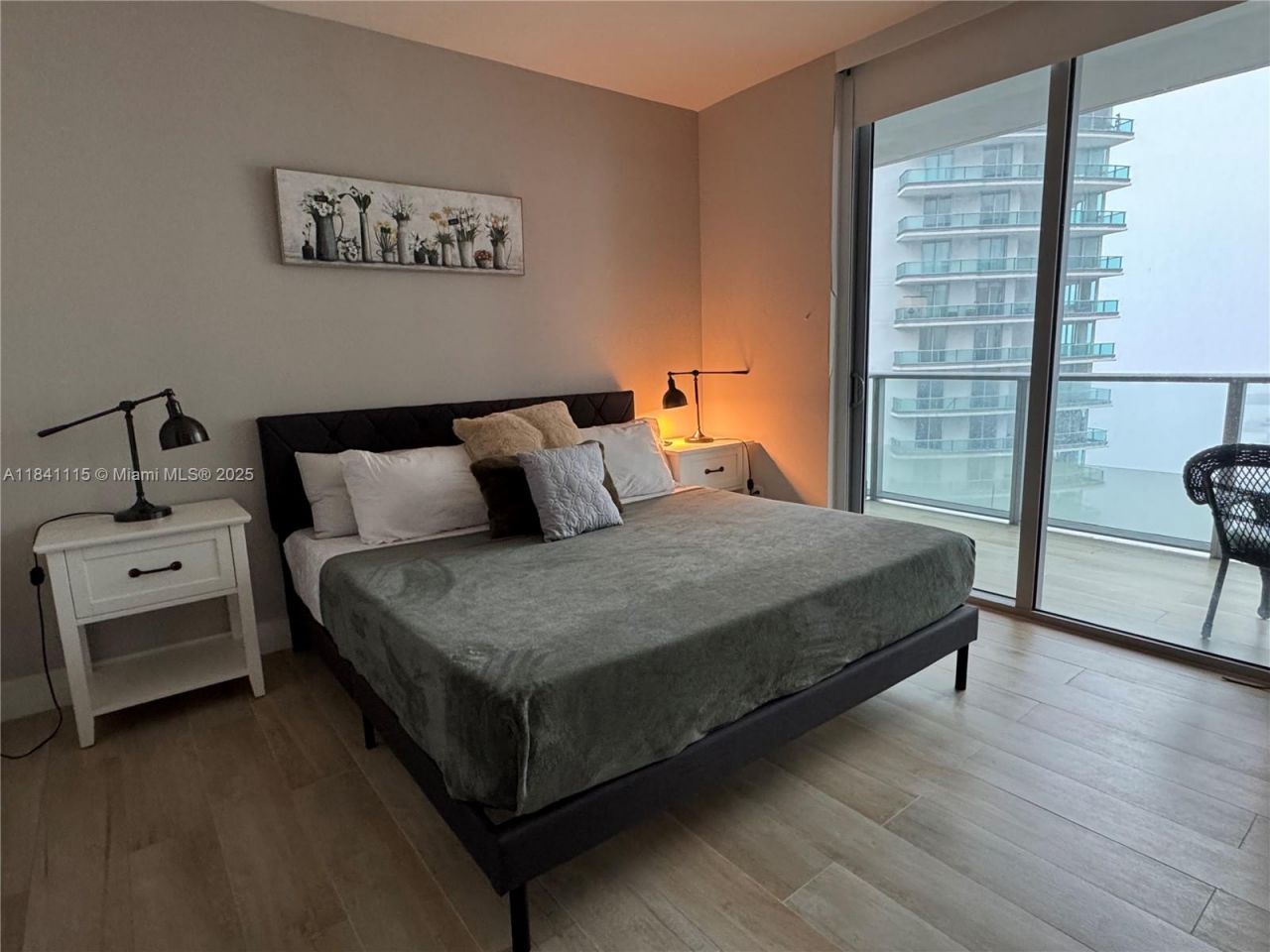 1300 Brickell Bay Dr, Unit 1808, Miami, FL 33131 Photo