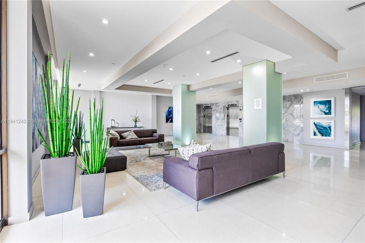 20379 W Country Club Drive, Unit 1631, Aventura, FL 33180 Photo