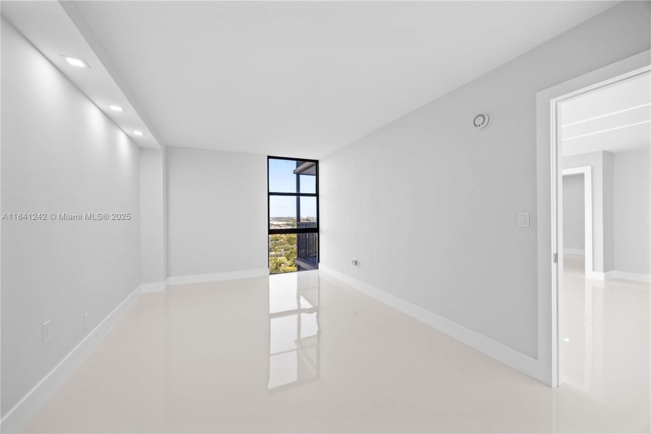 20379 W Country Club Drive, Unit 1631, Aventura, FL 33180 Photo